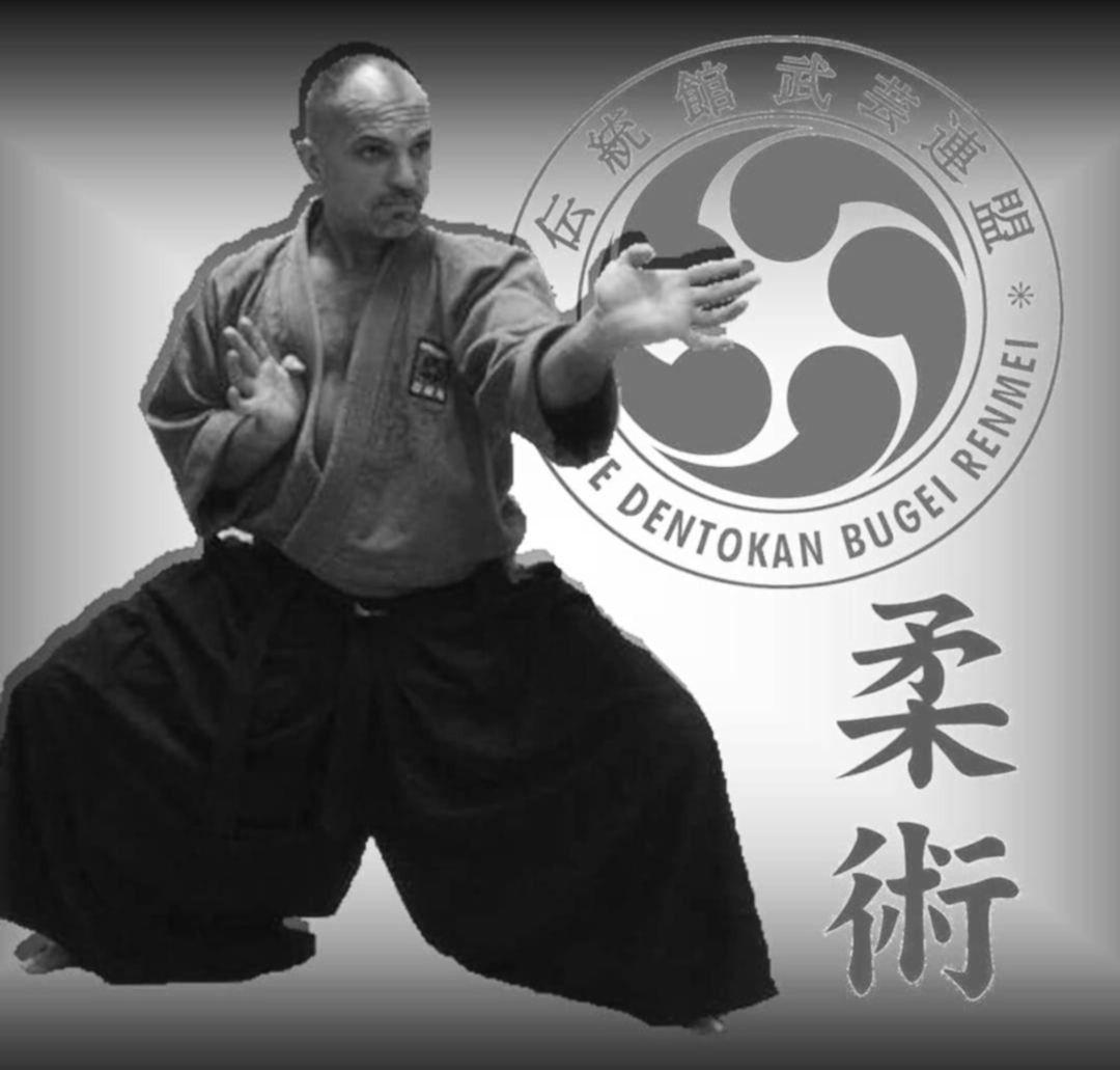 MMA Grup Dersi Antalya | Karma Dövüş Sanatları | 1 AY -12 seans MMA grup dersleriyle teknik, güç, hız ve kondisyon kazan. Pzt–Çar–Cum 20:00–21:30 • 1 ay 12 seans 1800 TL • Başlangıçtan ileri seviye uygun.